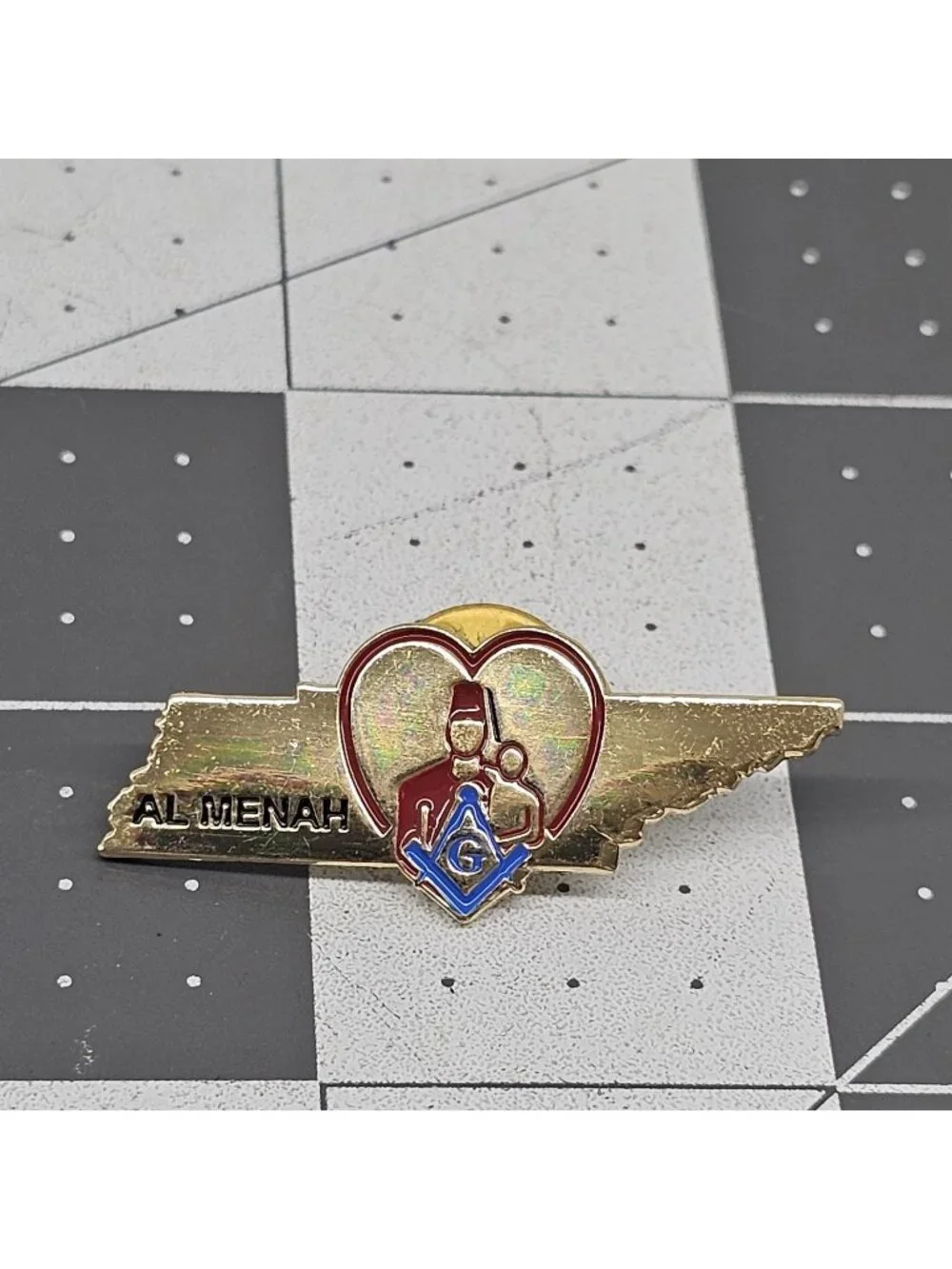 Vintage Al Menah Shriners Tennessee Masonic Lapel Pin Enamel Gold Tone Heart